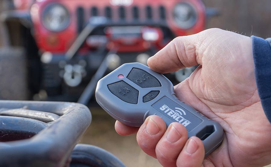 Stealth 13500lb Winch - 12v Synthetic Rope