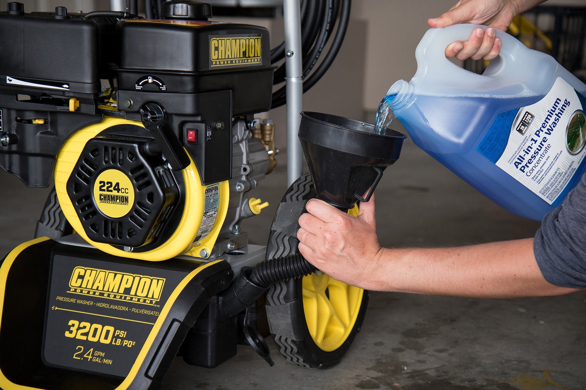 Champion Petrol Pressure Washer 220 Bar (3200 PSI) 9.0 LPM